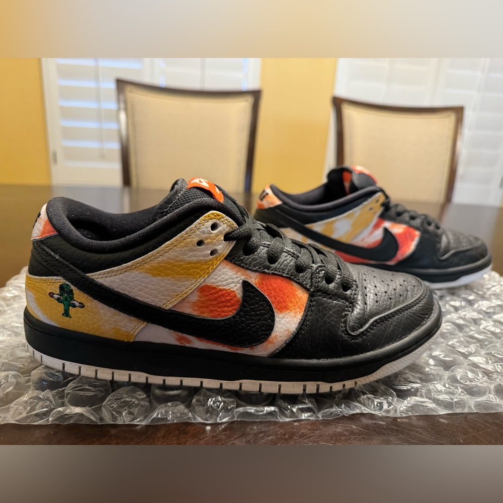 Nike Dunk Low SB Rayguns Sneaker Shoes Size US 8